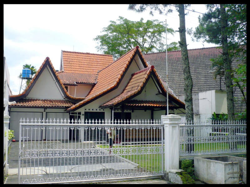 Rumah di Setrasari Kulon (TERJUAL)